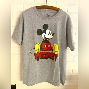 Official Disney Mickey Mouse T Shirt. Size Large. EUC. 90%cotton/10% polyester